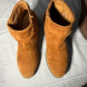 Clarks Women's Rust Suede Ankle Boots